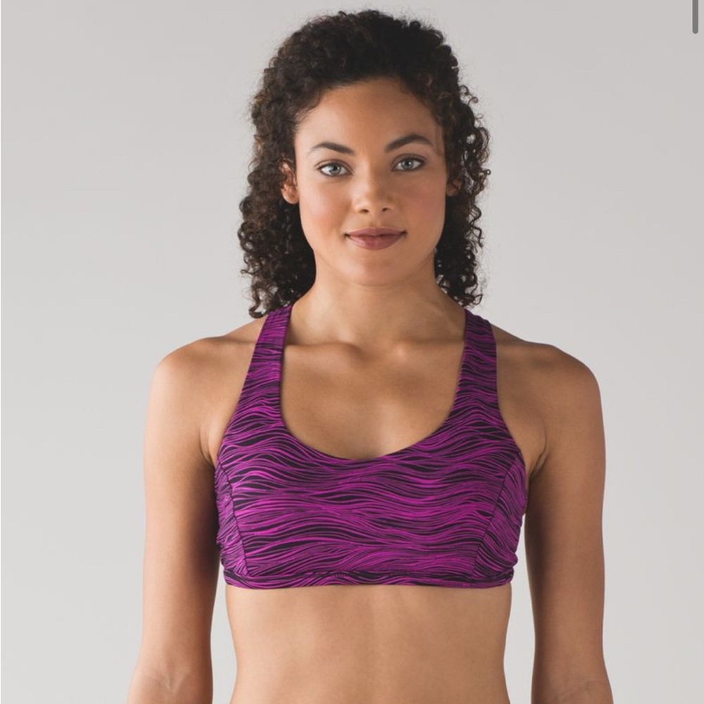 Lululemon Free To Be Tranquil Bra
Life Lines Polar Pink Black size 2